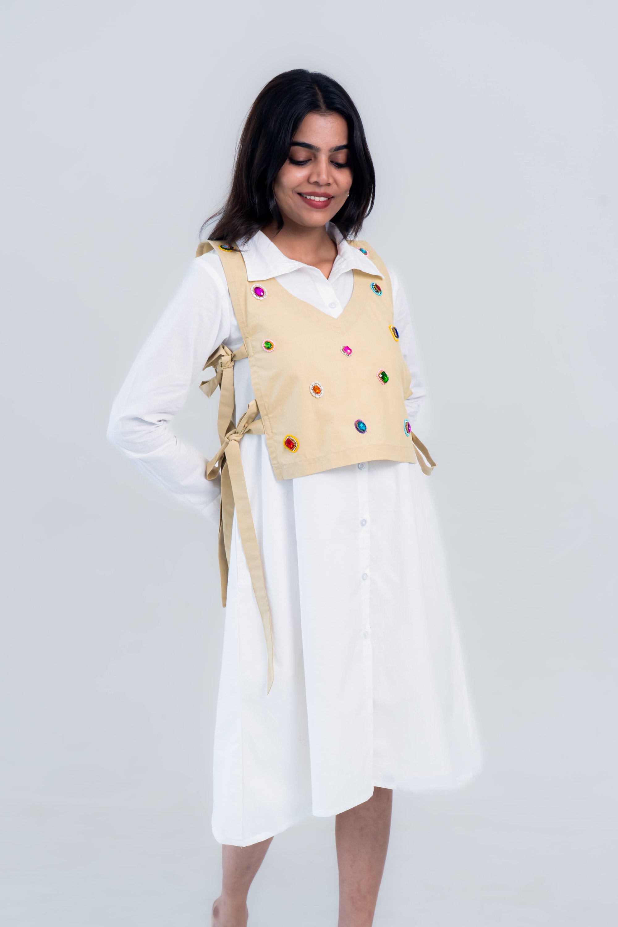 Charm Embroidered Cropped Vest