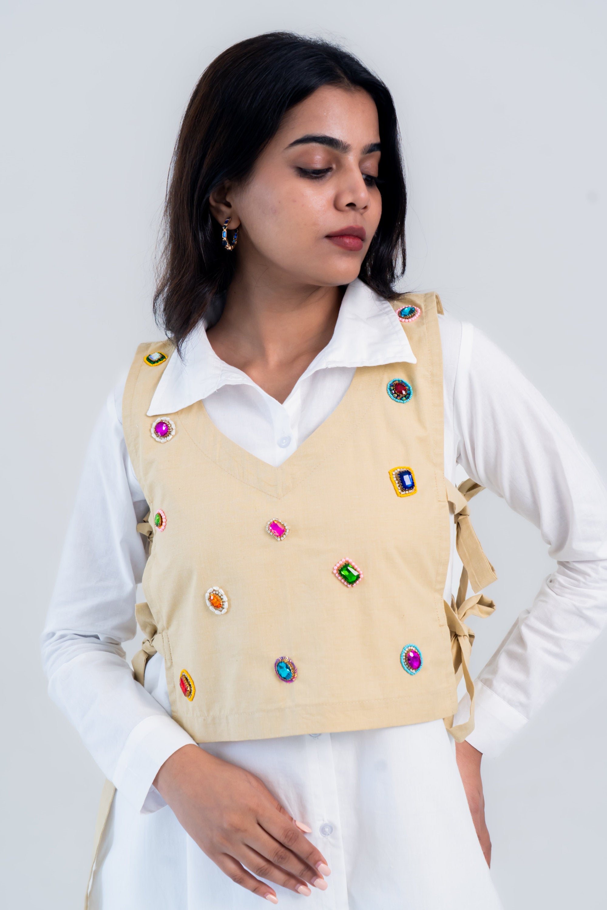 Charm Embroidered Cropped Vest