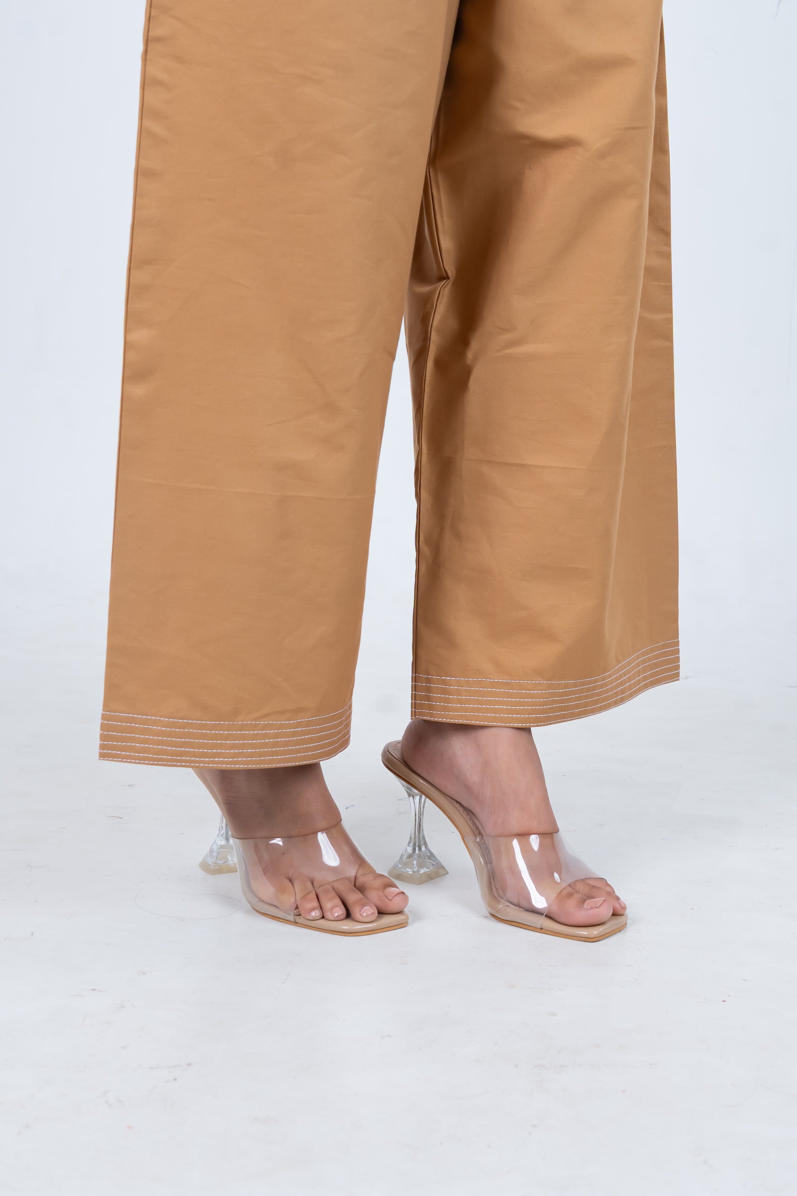 Spiced Honey Co-Ord with Hen Embroidery