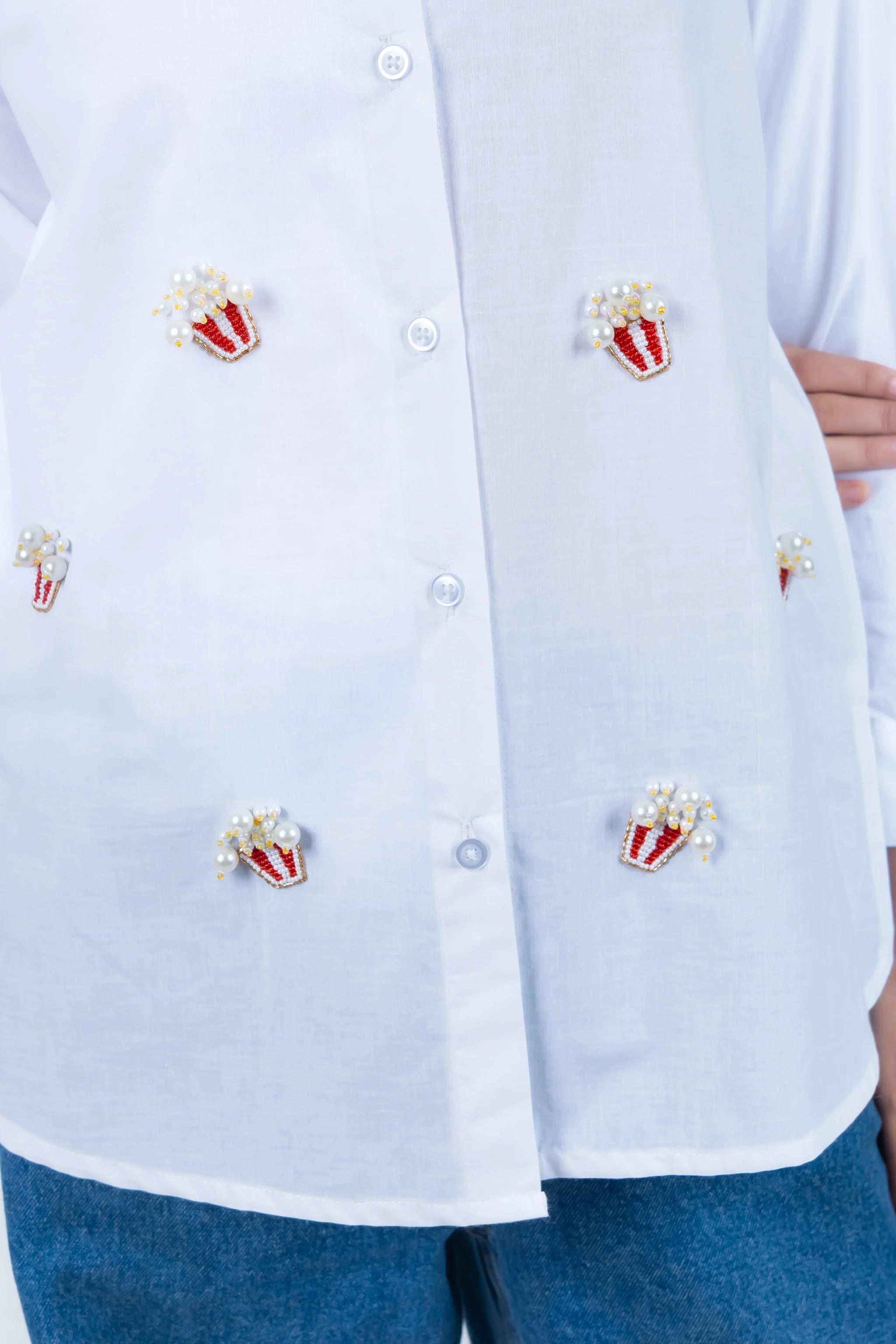 White shirt with popcorn bead embroidery, stylish women's fashion