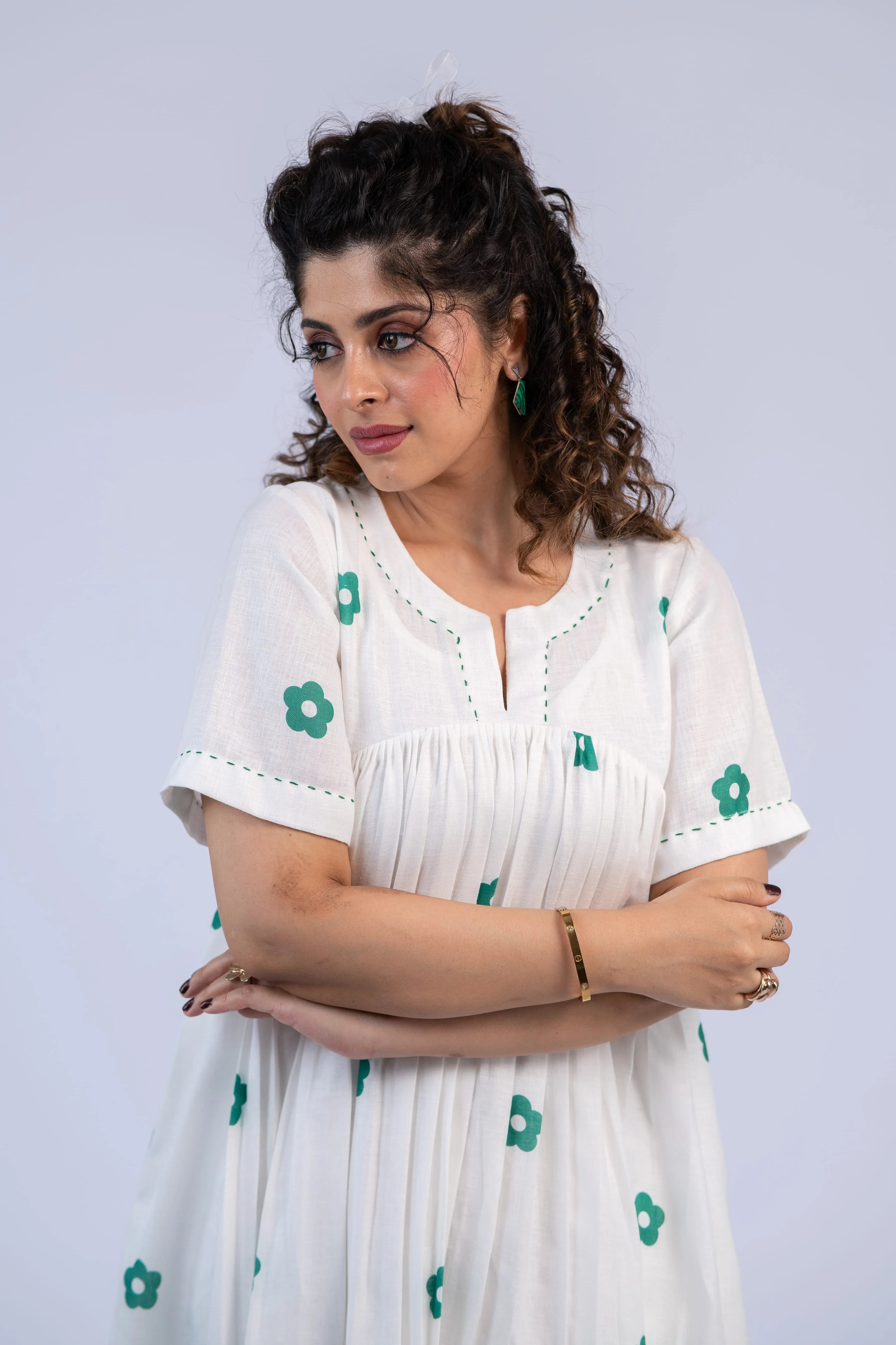 White & Green Daisy Print Linen Dress