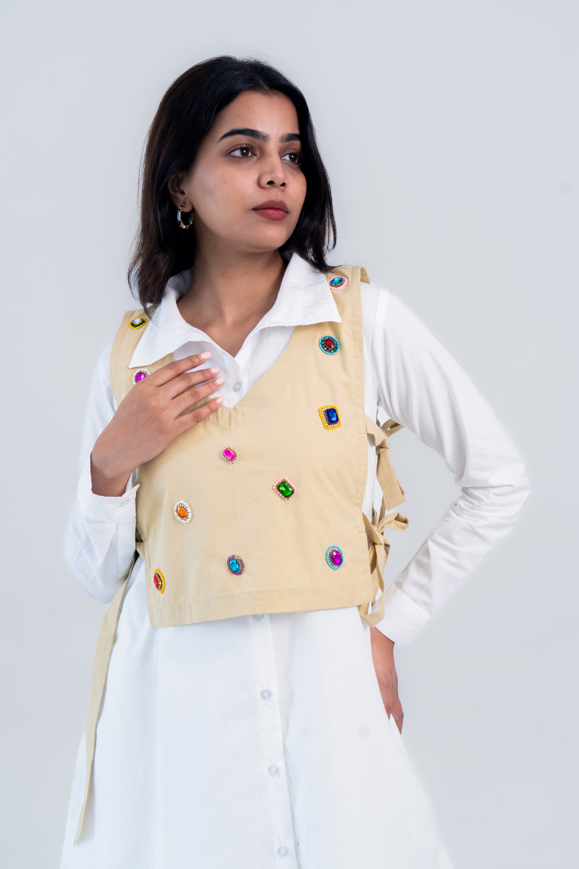Charm Embroidered Cropped Vest
