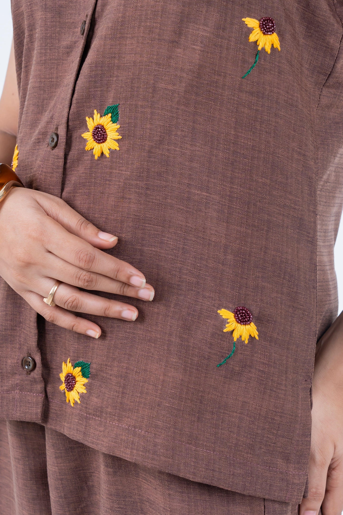 Brown dress with embroidered sunflowers, stylish and comfortable women's fashion